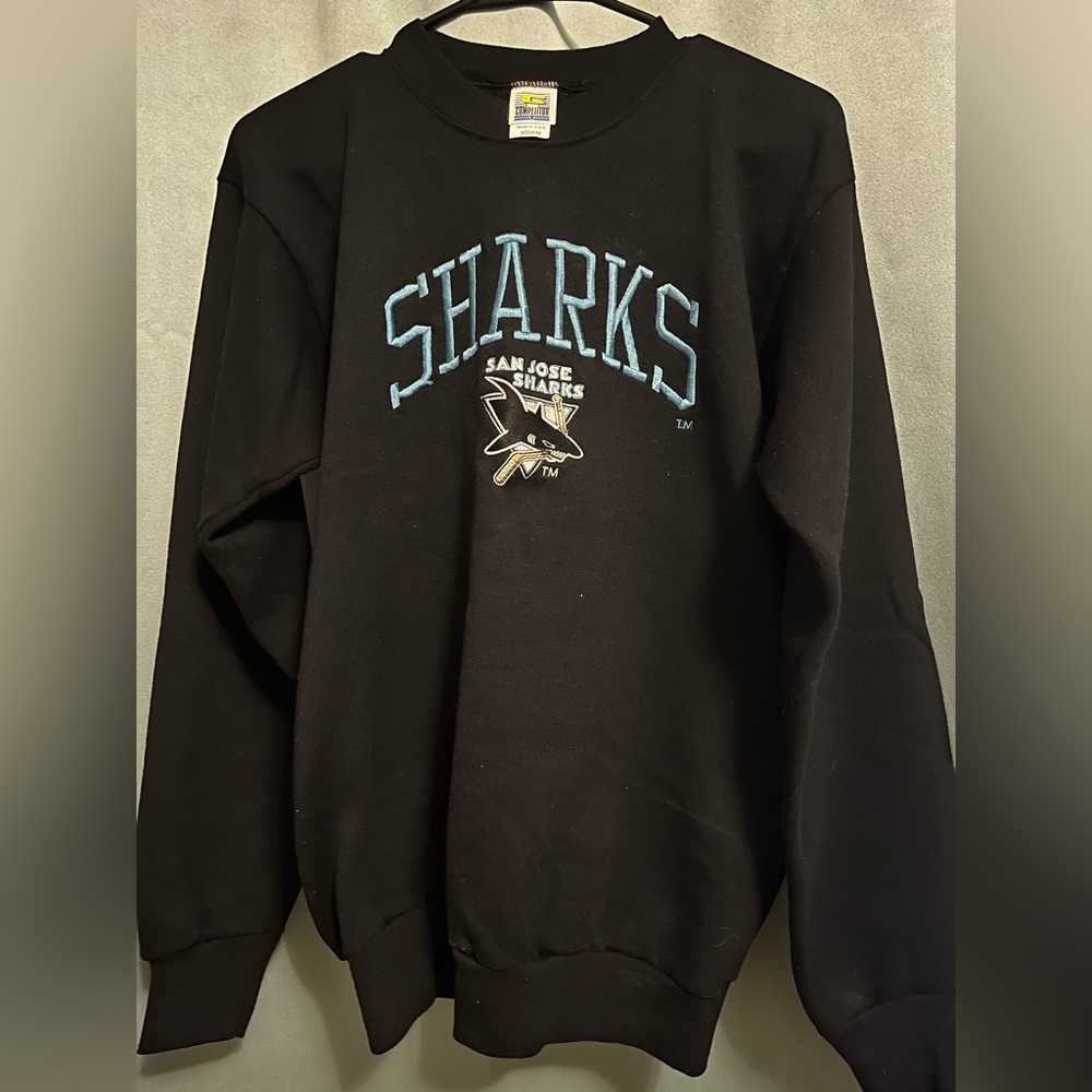 Vintage Embroidered San Jose Sharks hockey women’s black sweatshirt